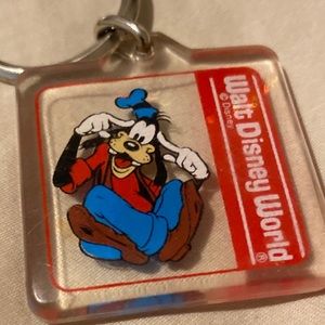 Disney World GOOFY Vintage Acrylic Keychain 1980’s